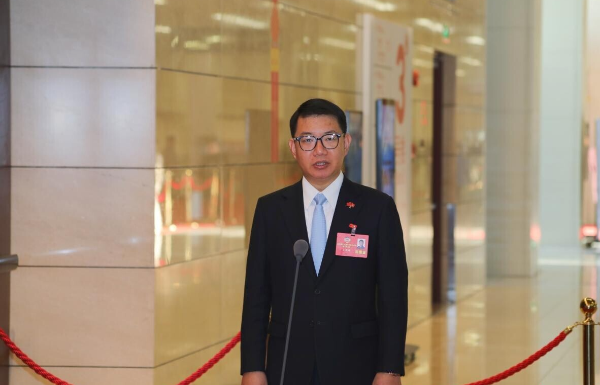 省政協委員、香港高等法院大律師、內地執業律師吳英鵬：促進港澳律師融入國家發展大局